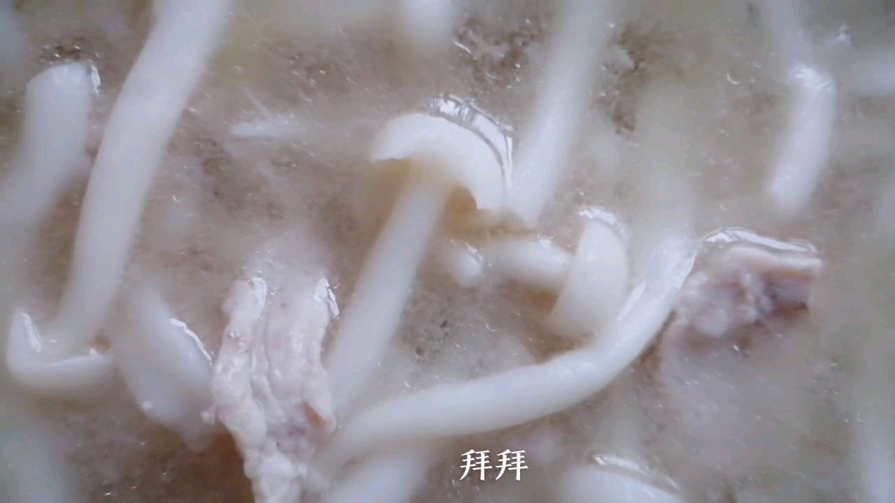 周末生活!这样做的白玉菇肉沫汤,清甜鲜香又美味!