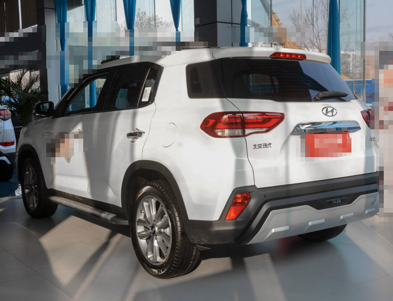 北京现代ix35,外形炫酷很漂亮,既时尚又大气,拥有着独特的气质