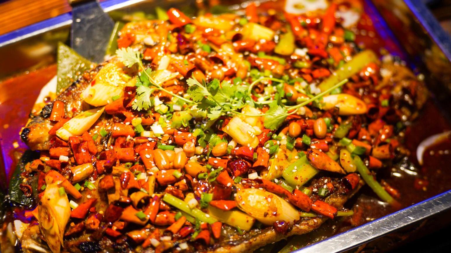 香辣烤鱼:味道鲜美,营养丰富,外酥里嫩,吃过就忘不了