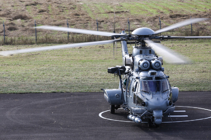 ec725直升机(英文:ec725/h225m caracal/super cougar,代号:野猫/超