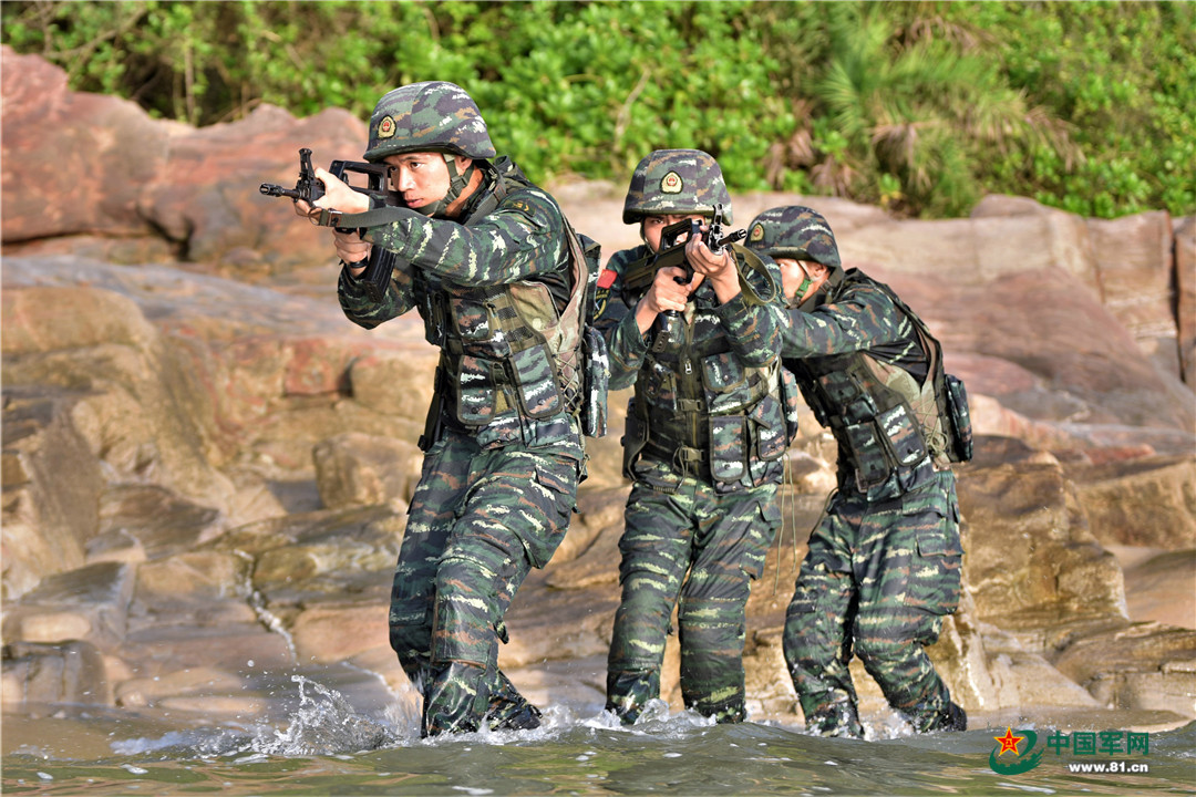 武警海训图片