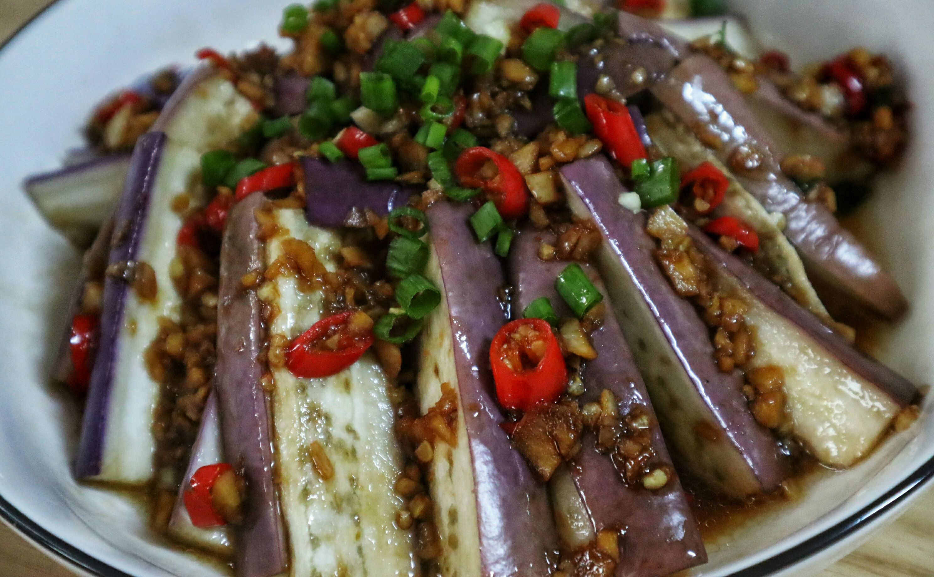 蒜香茄子最好吃的做法,不用烤不用炸,喷香软糯,有它多吃两碗饭