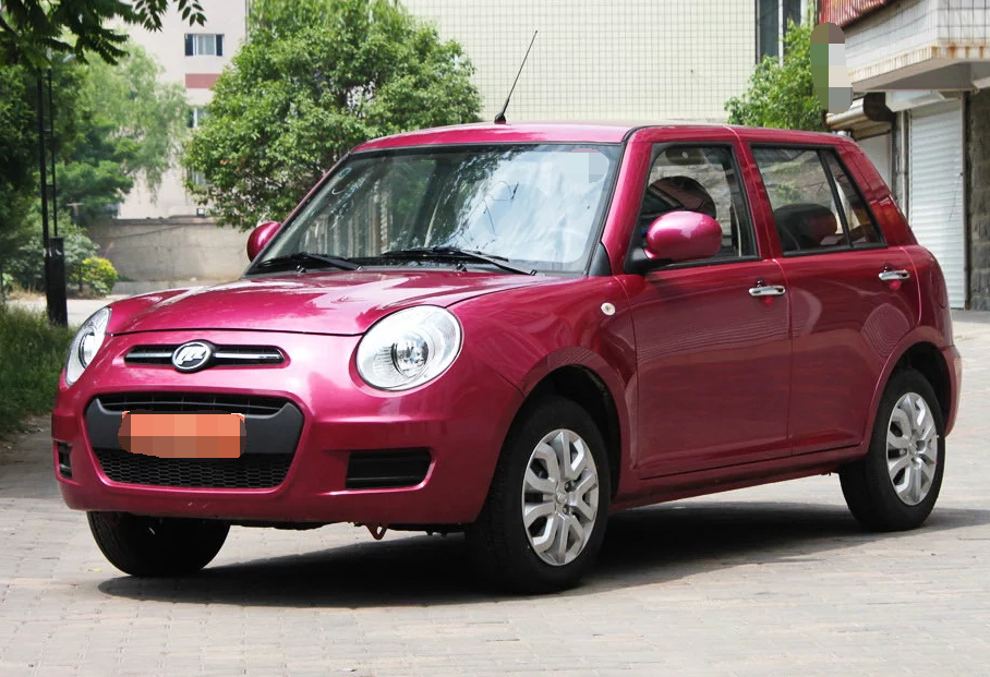 外观设计时尚霸气的力帆330,给人一种震撼的感觉!