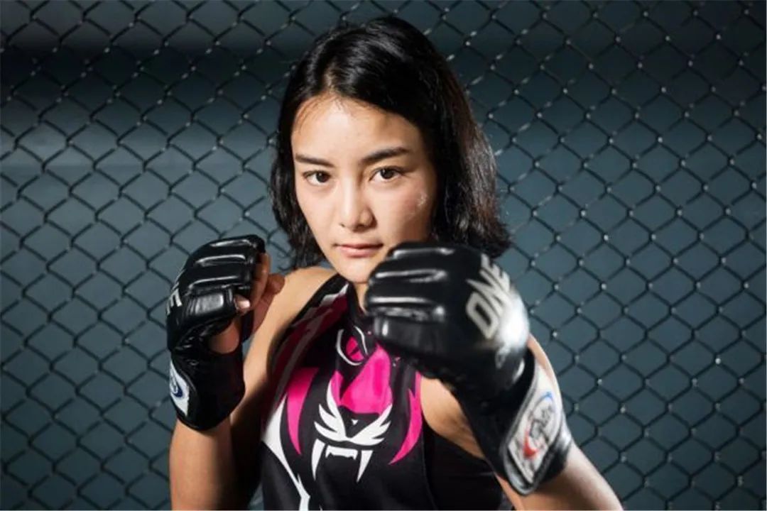 媲美张伟丽!盘点格斗圈七大美女选手!