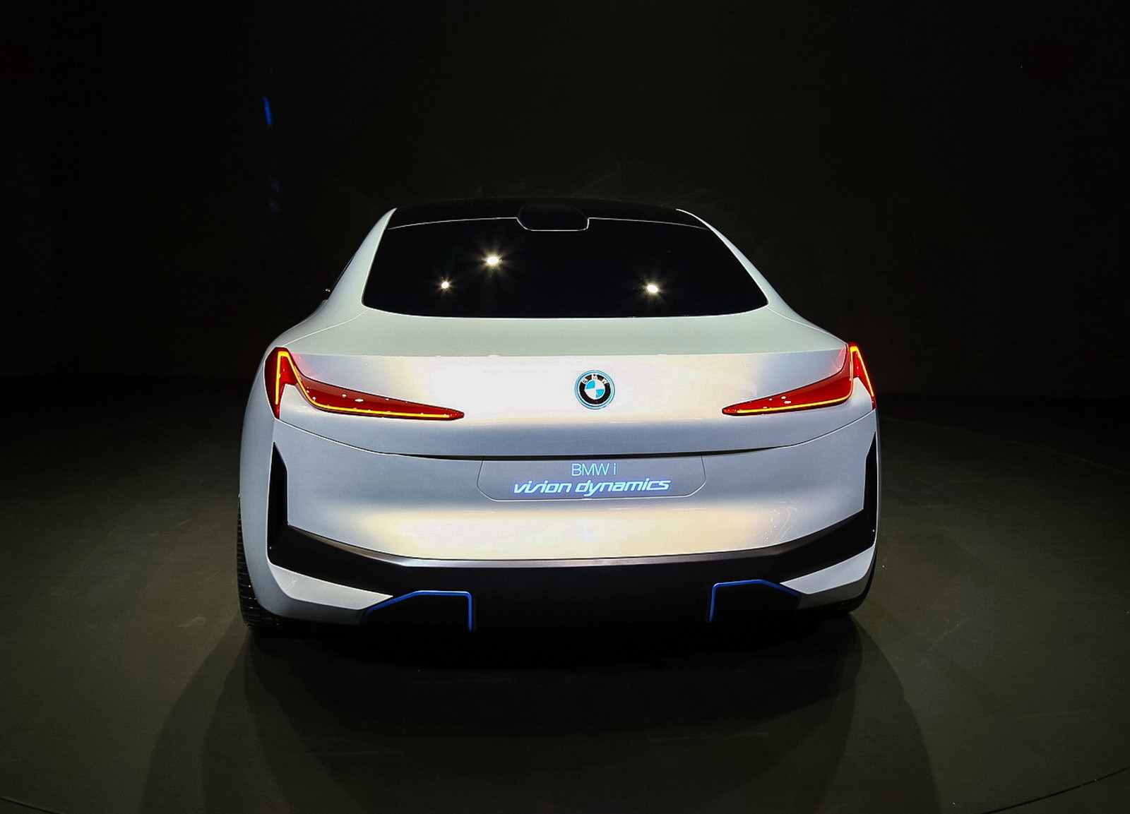 整体造型不错的i vision dynamics,很时尚大气,设计也很酷炫