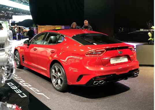 起亚gt轿跑车的性能和配置介绍