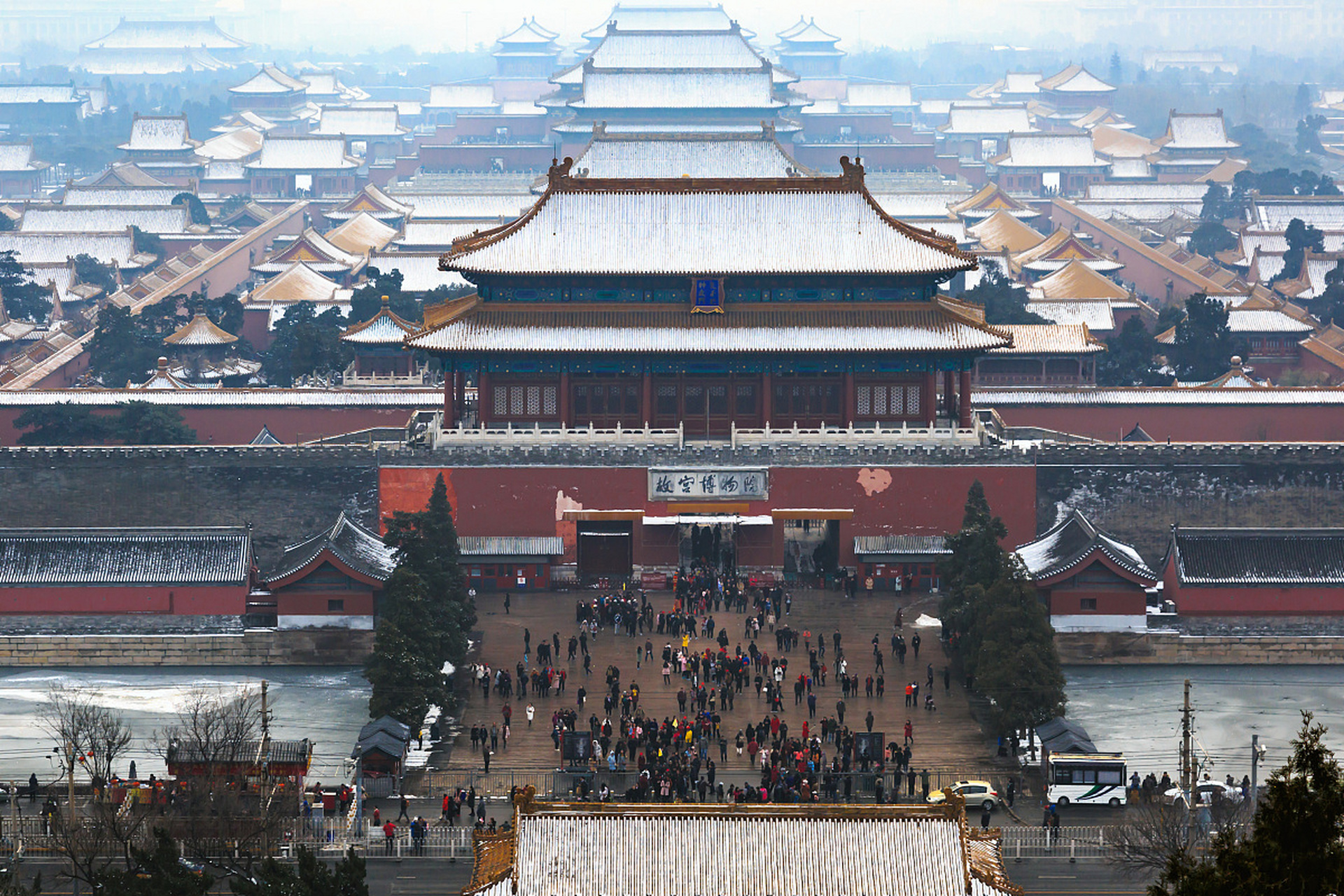 不就是娶媳妇吗?你要能活着出去, 老头子愿把闺女嫁给你!