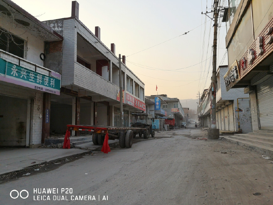 实拍拆迁后的太原圪僚沟村现状,村民又回到原有的房屋中居住!