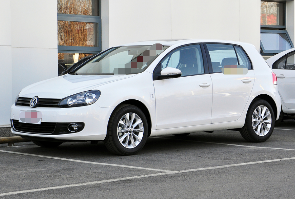 高尔夫(第六代)外观高端大气,整体设计神秘,车型显得沉稳!