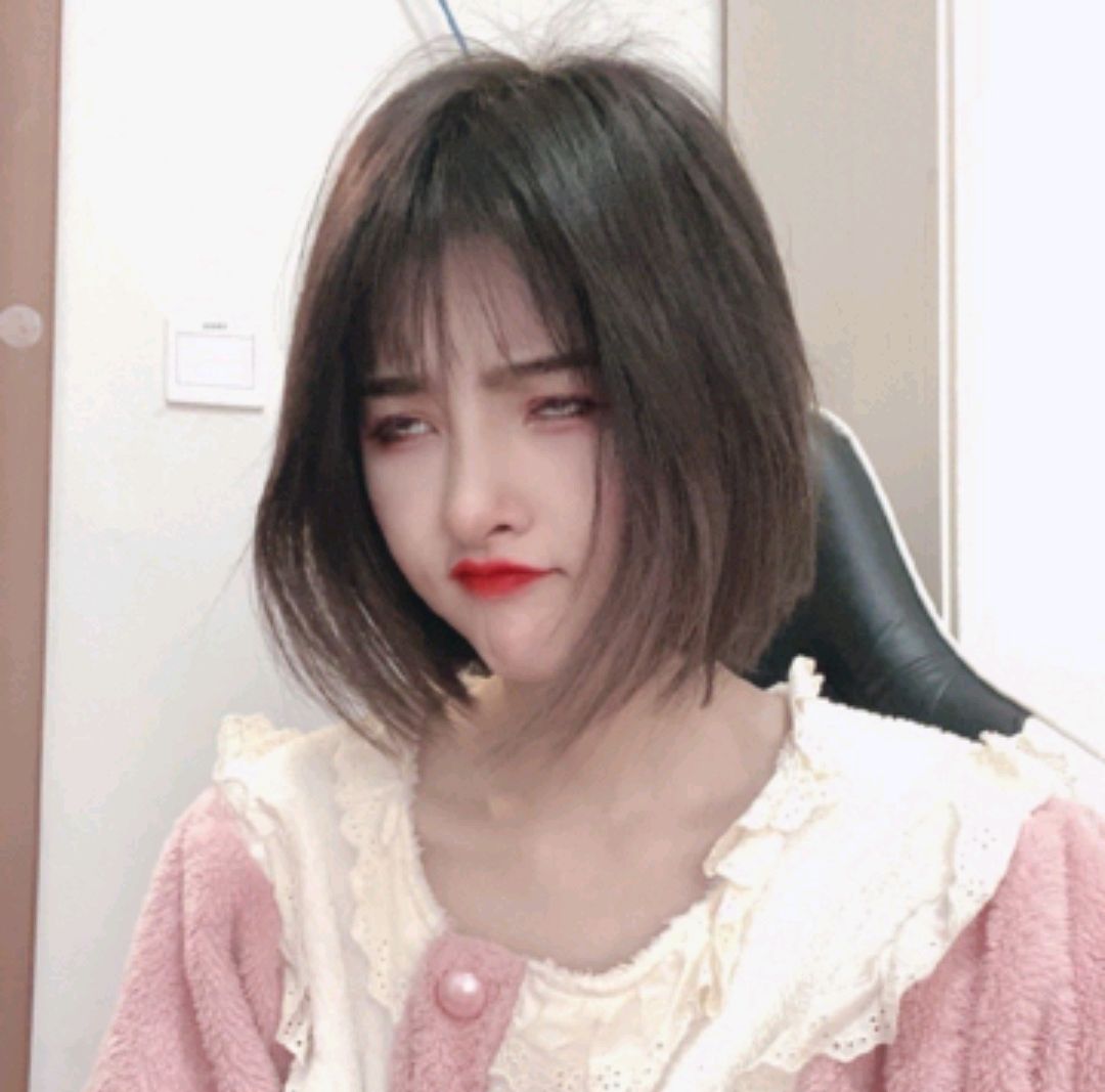 次惑小仙女刚被四川可乐告白,两人便一起同框跳舞,颜值很般配