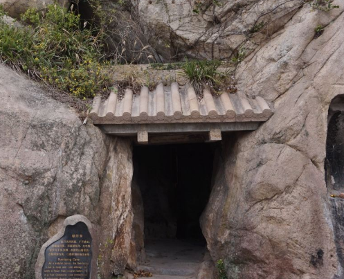 朝阳洞,是普陀山最知名的景点之一,也是游客不可错过的地方