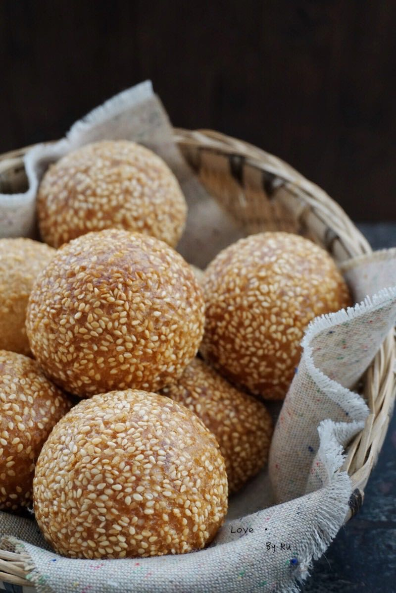 天气冷,麻团这样做不会开裂回缩,只要一个秘诀