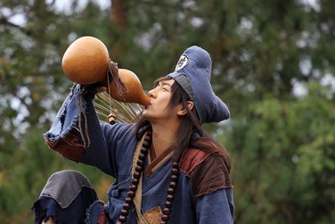 学佛的人可以学济公喝酒,吃肉,佛祖心中留吗?