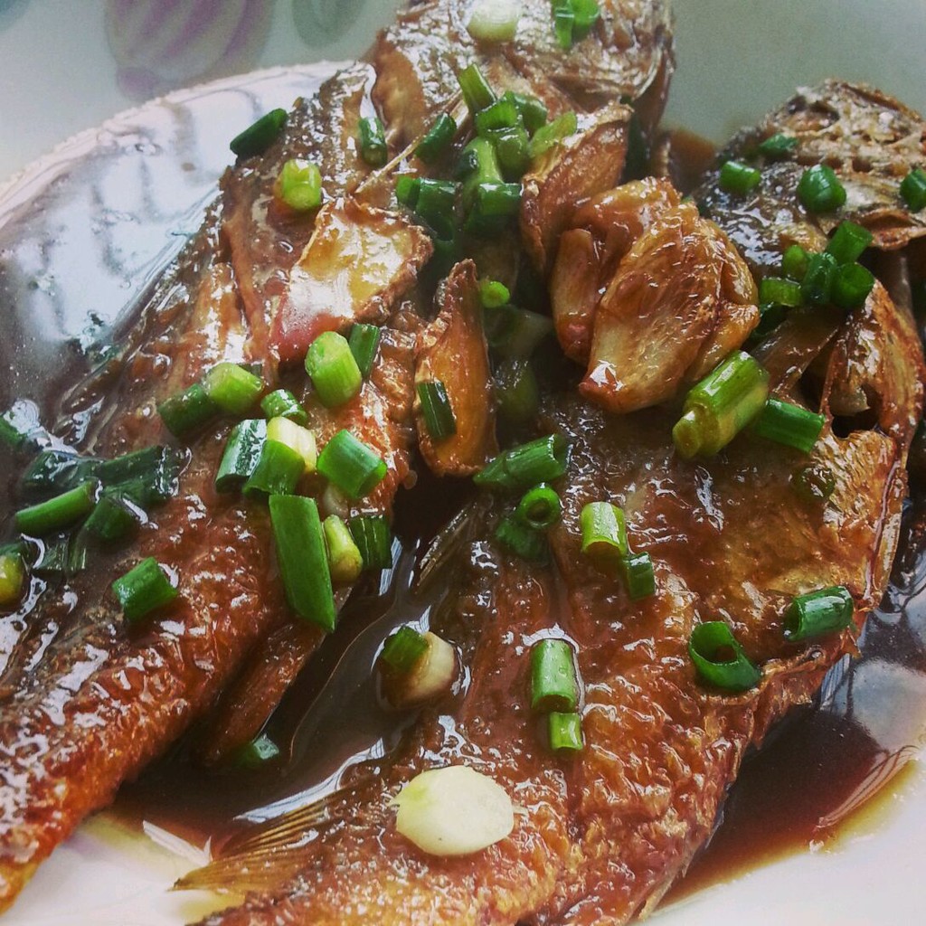 闽菜红烧鱼是一道传统名菜,鱼肉味鲜嫩咸香,而且营养价值极高!