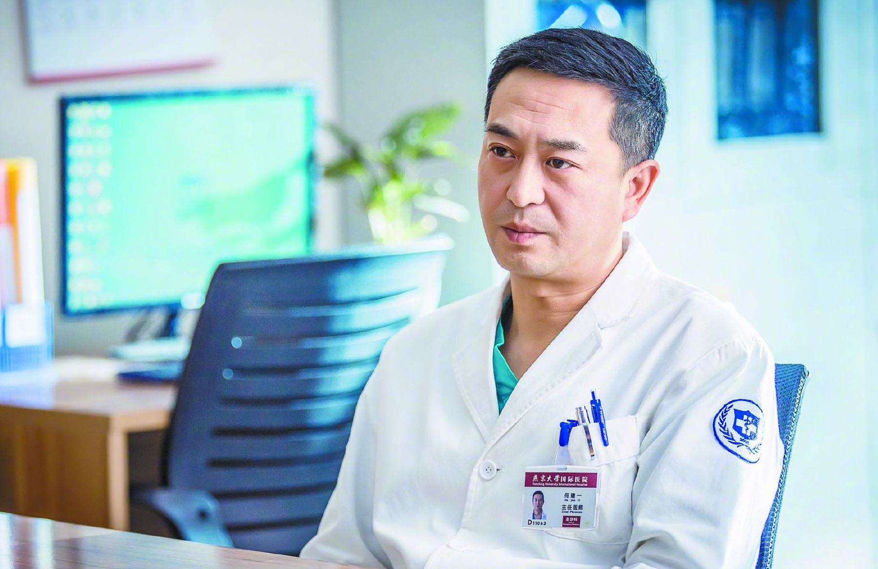 五位男演员扮演医生,《外科风云》靳东仅排第二,第一帅气难挡!