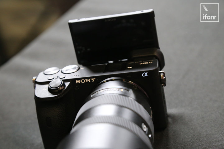 试玩索尼 aps-c 新旗舰:一万多买个残幅微单值吗?