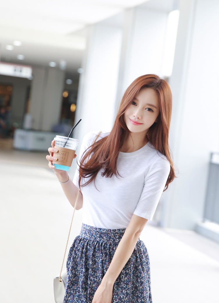 每日一珠 孙允珠白色修身中袖t恤