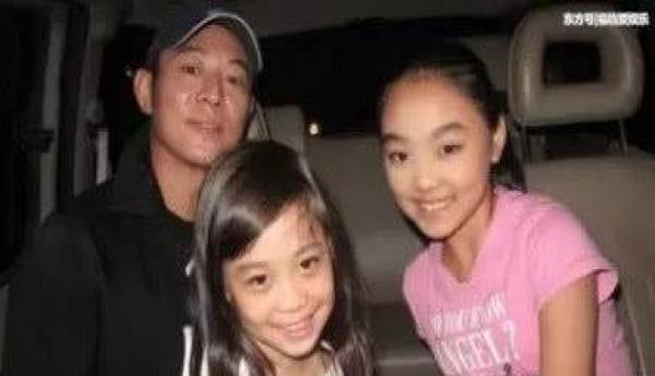 李连杰小女儿近照不输女明星,完美遗传利智高颜值