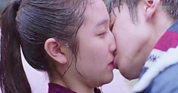 蔡徐坤的初吻给了谁图片