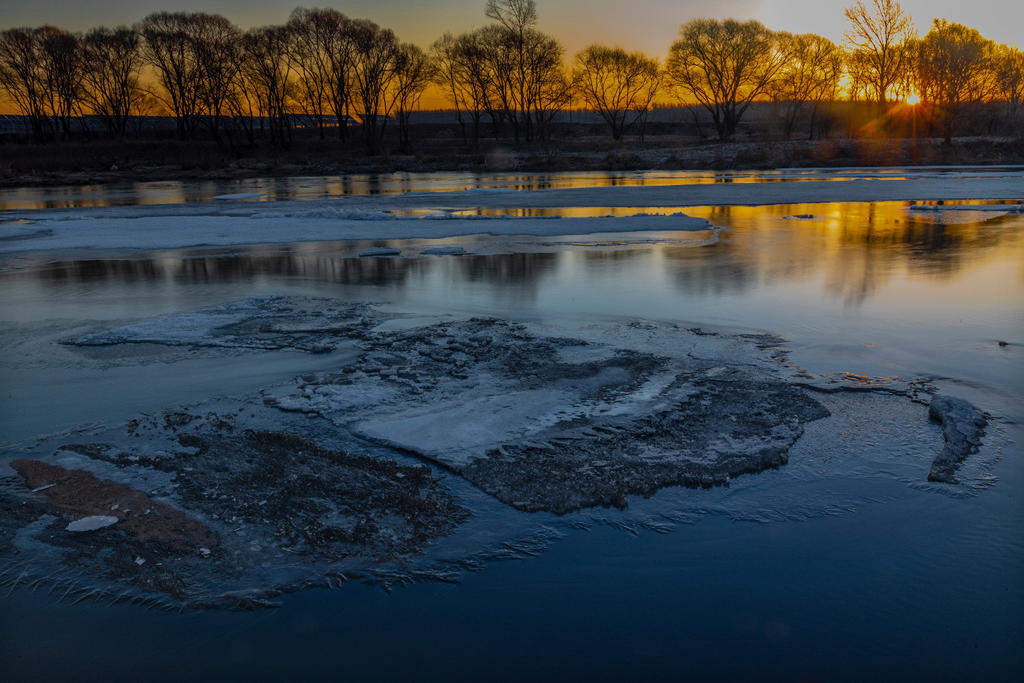 风光摄影:冰消雪化的呼兰河