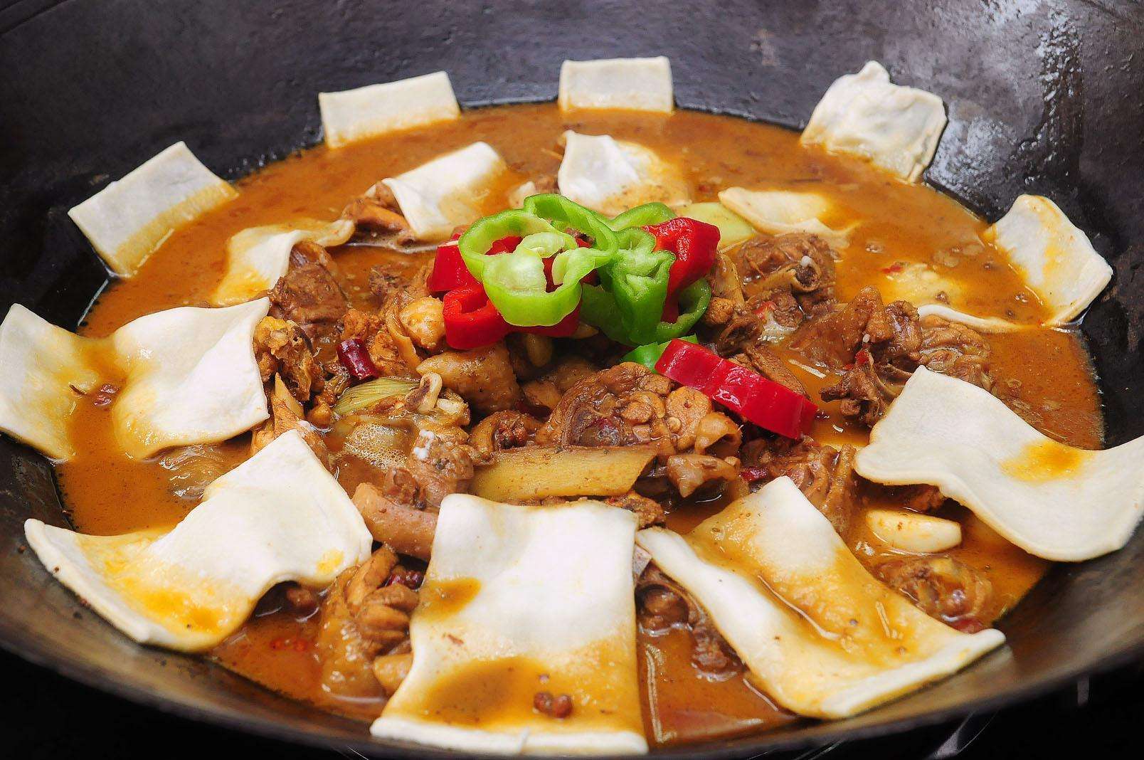 舌尖上的安徽:你在人民广场吃炸鸡,不如我在皖北吃地锅鸡