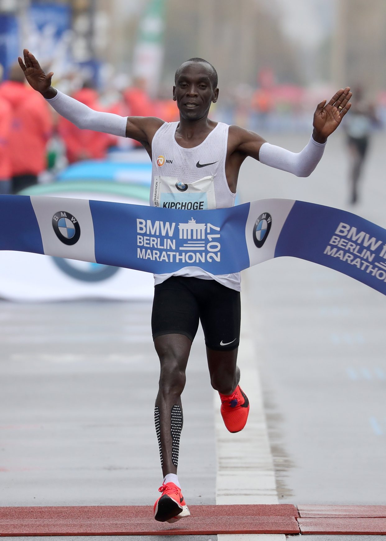 基普乔格马拉松提前50年"破2",成绩不被国际田联认可有原因