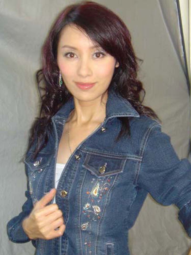 而郭可盈的继母陈玉莲也是一位明星,她就是刘德华版