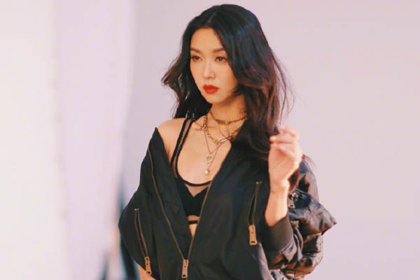 蒙面唱将:早起的鸟儿有虫吃身份曝光,方大同绯闻女友来袭