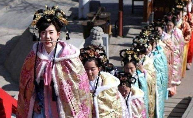 后宫妃子10000多,坐羊车挑美女的司马炎,早先竟然是个明君?