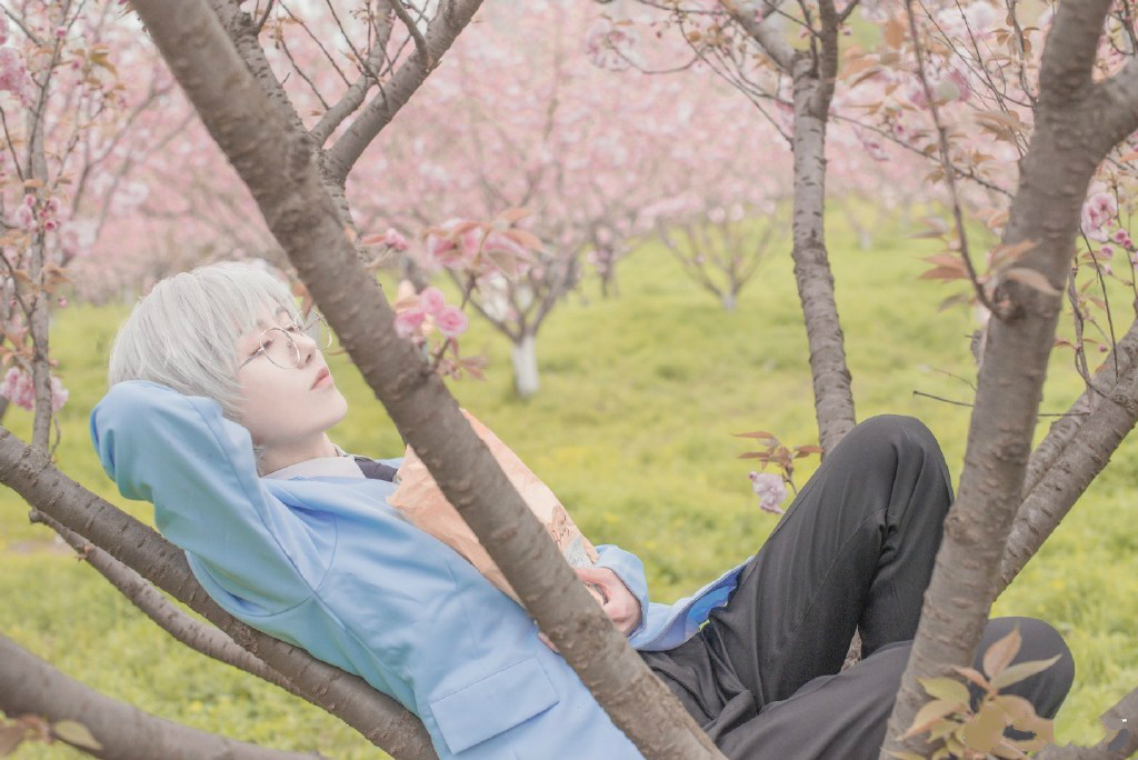《魔卡少女樱》审判者月的真人cosplay,樱迷:雪兔哥哥我们来了