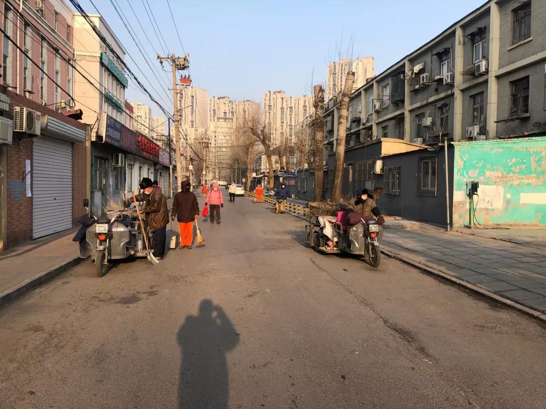 酒仙桥街道抗"疫"不停 为地区环境戴上四层防护"口罩"