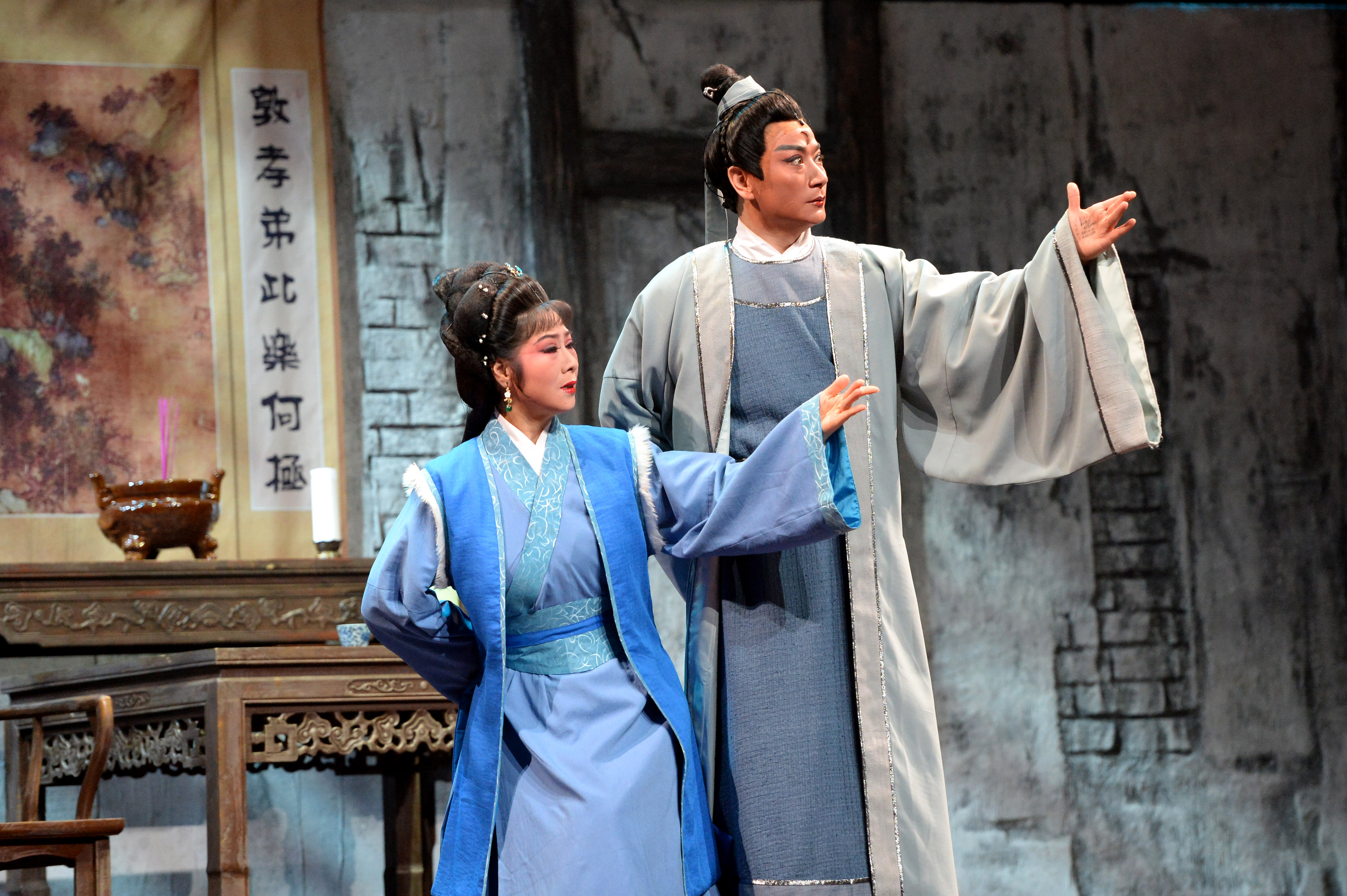 大型原创庐剧《包公打舅》在安徽大剧院上演