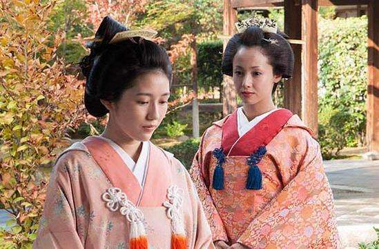 电影解说,日本后宫里的禁断之恋!妃子和婢女相爱