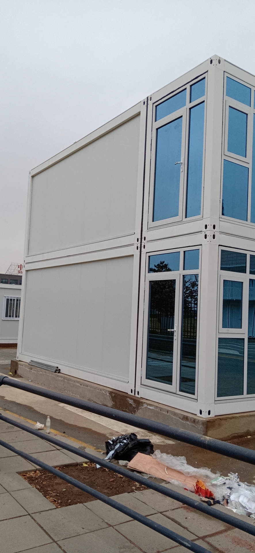 装配式集装箱玻璃幕墙安装