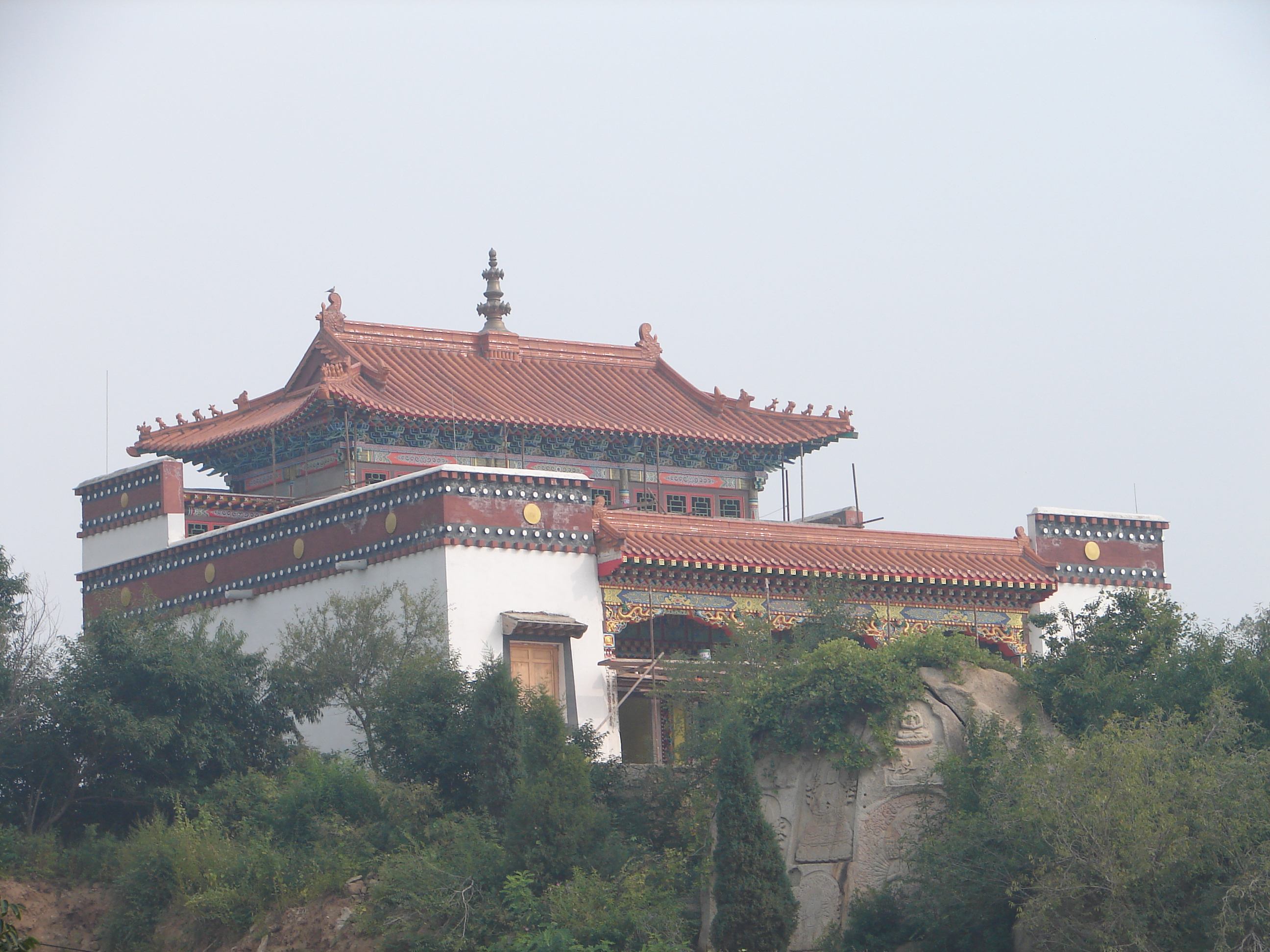 这座寺庙是叫普安寺,是在浙江省永嘉县岩头镇中心双浚头附近,对这个