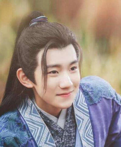 tf三小只古装来袭,王俊凯帅气,王源可爱,千玺你怎么回事?