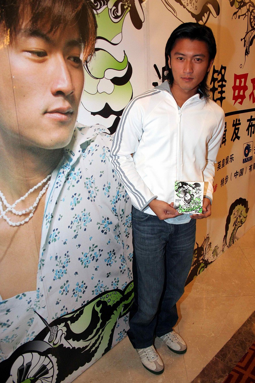 谢霆锋泪洒《怒火·重案》首映礼,深情怀念导演陈木胜!