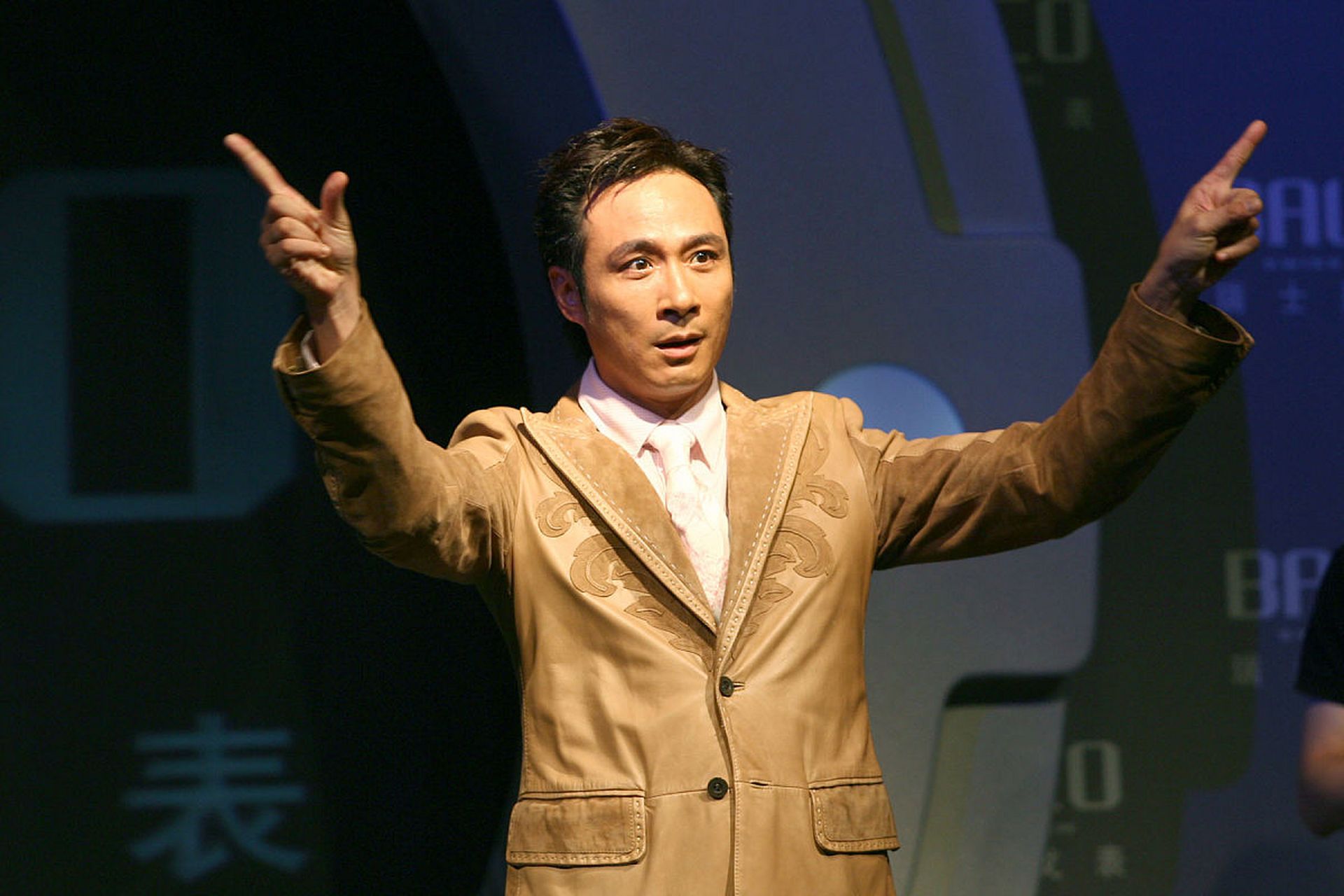 近日,香港艺人吴镇宇在一档综艺节目中说出"你们中国"的言论引发了