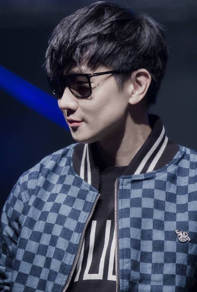 林俊杰高清手机壁纸