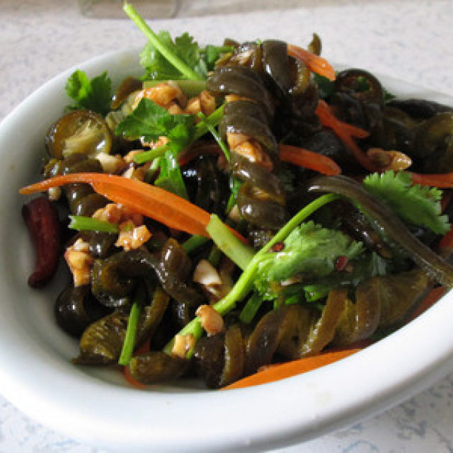 凉拌海茸丝,做法非常简单,清爽又开胃