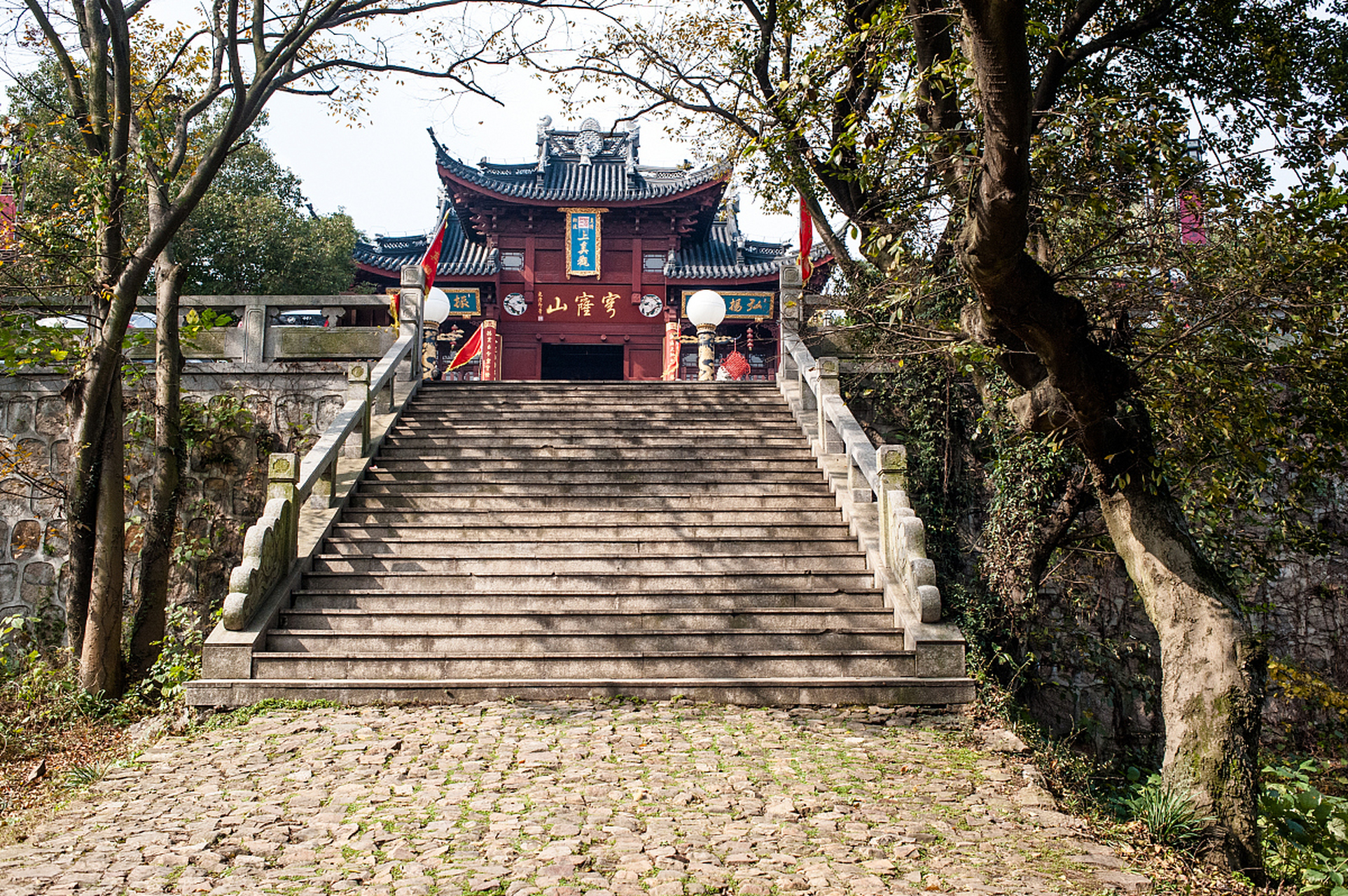 97 武汉白水寺风景区是一个地势巍峨的胜地,让人仿佛穿越千年.