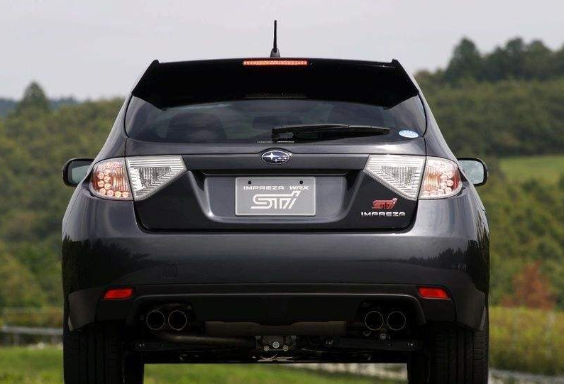 这样一辆二手十代斯巴鲁sti值不值得买,看完这个评价你就知道了