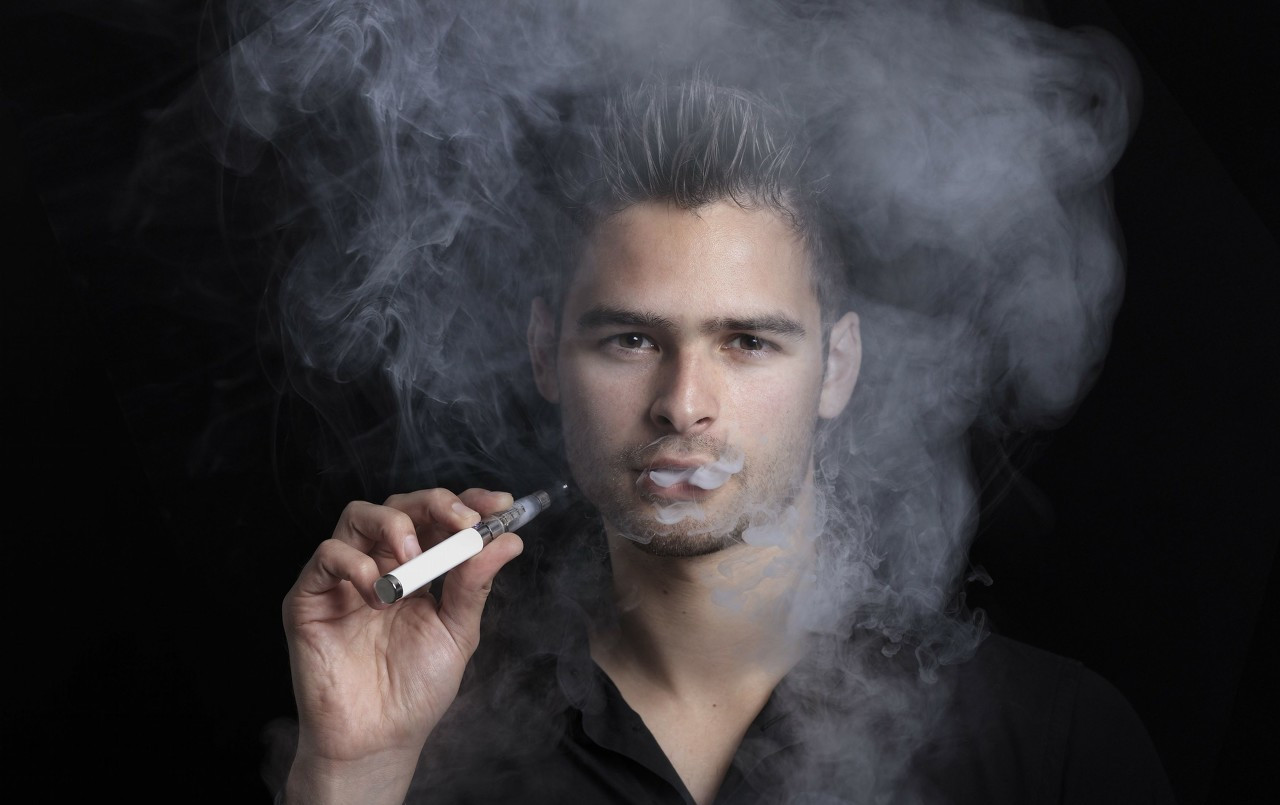 加速男人衰老的4种习惯,烟酒或不算什么,最后一个多数男性常犯