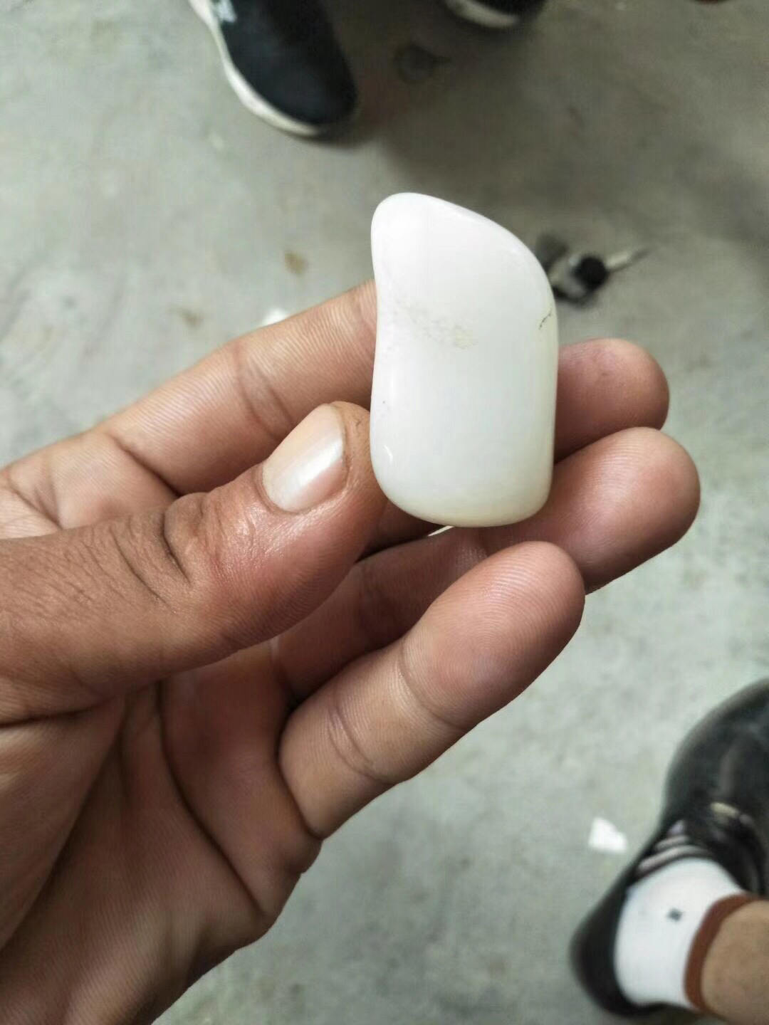 和田玉籽料原石,羊脂玉,打灯通透明亮,无结构