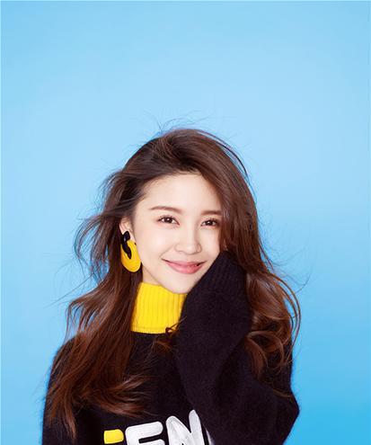 李紫莹化身氧气活力少女 暖暖的笑容超治愈