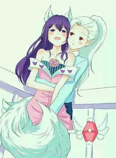 王者荣耀:李白和嬴政,庄周和扁鹊拍照时,手放在哪里?