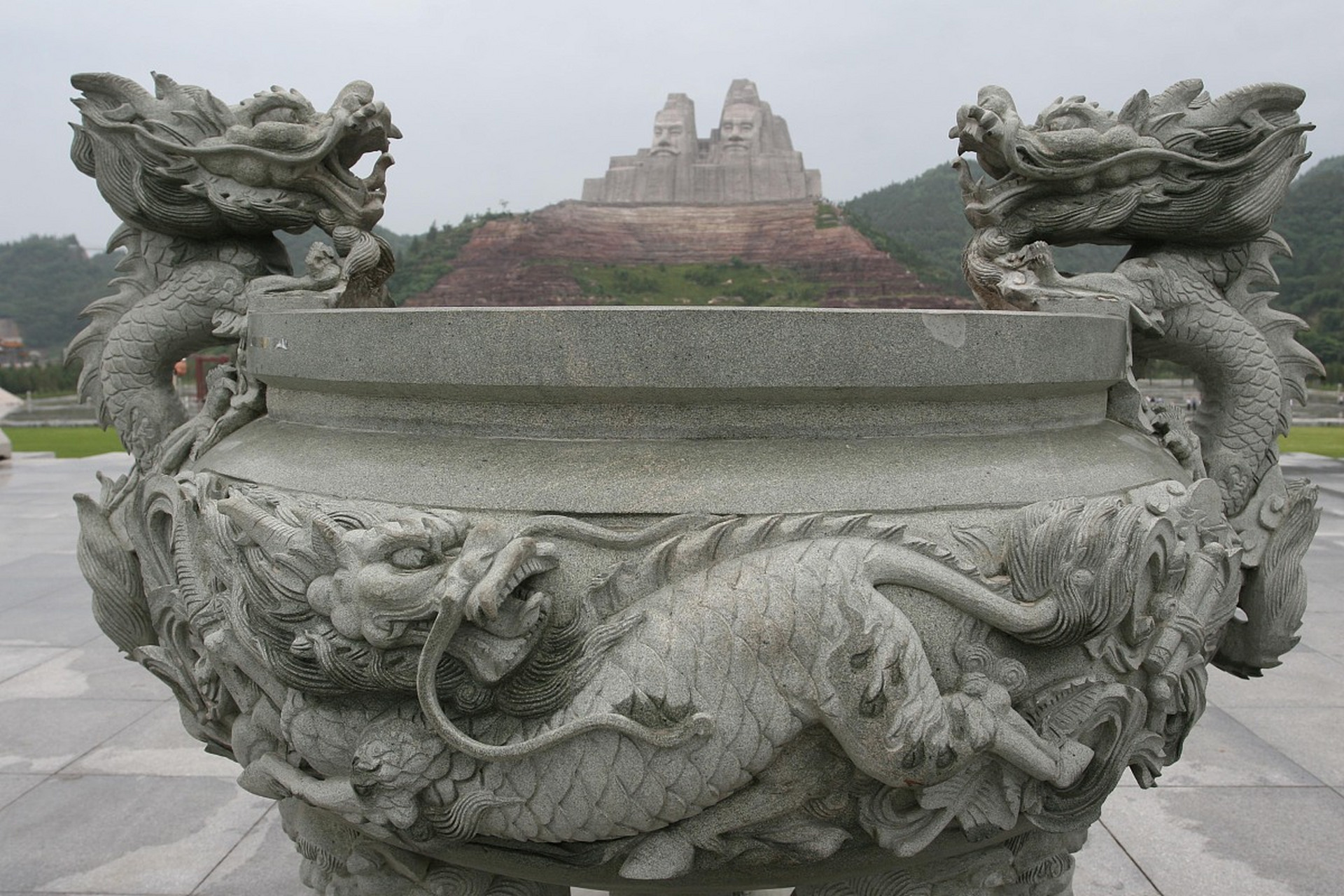 在郑州黄河岸边的炎黄二帝的雕像,您去欣赏过吗?