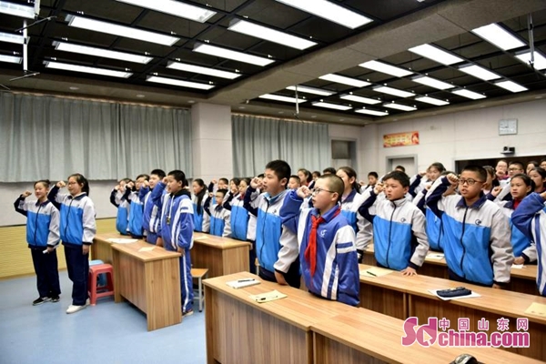济宁市第十五中学举行主题班会示范活动