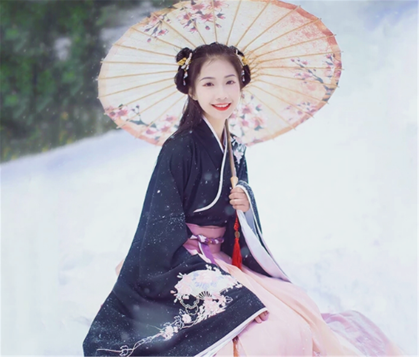 狮子座代表的汉服