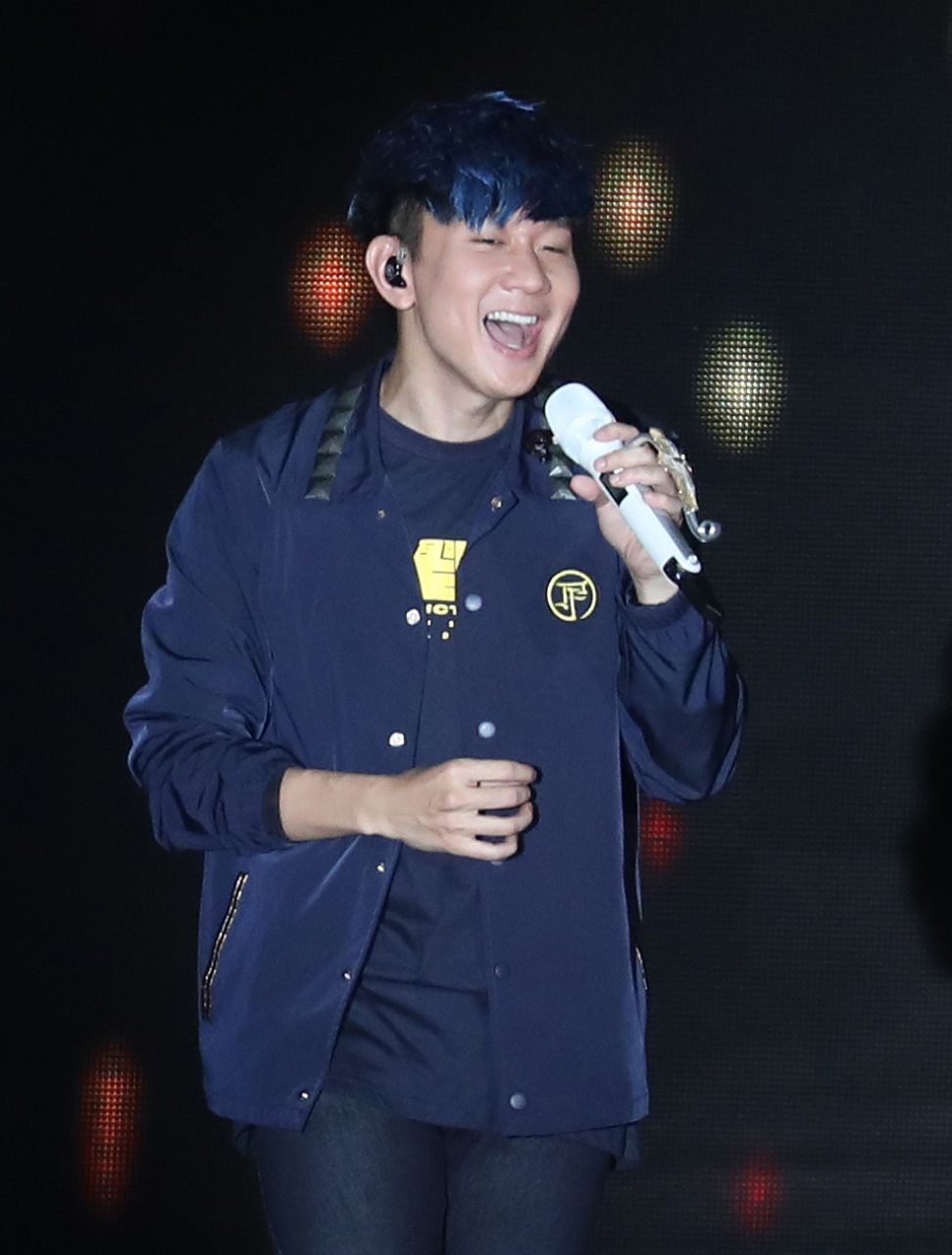 陈奕迅林俊杰各自拿五首歌来对比,谁的传唱度更高?